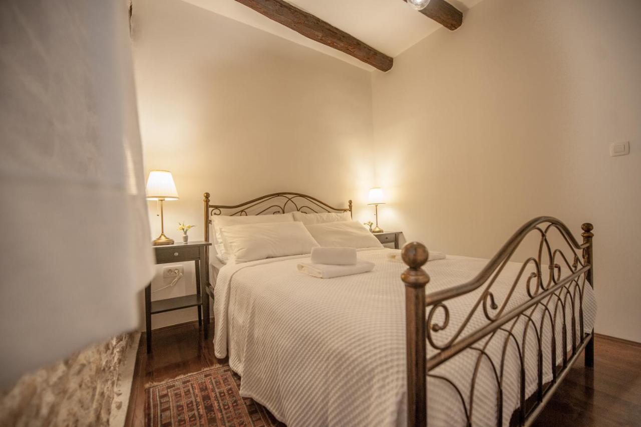 Studio Apartment Casa Di Pietra ロヴィニ エクステリア 写真